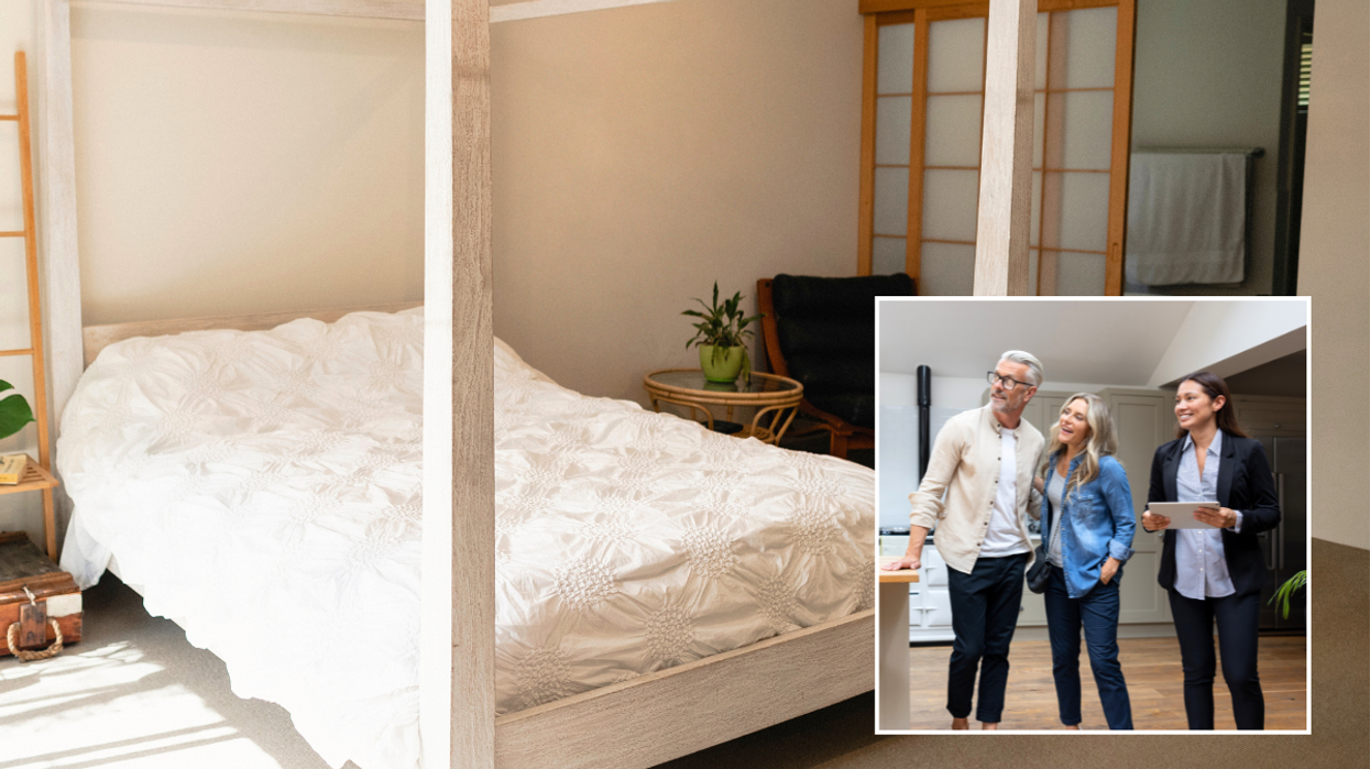 Bed / people viewing property