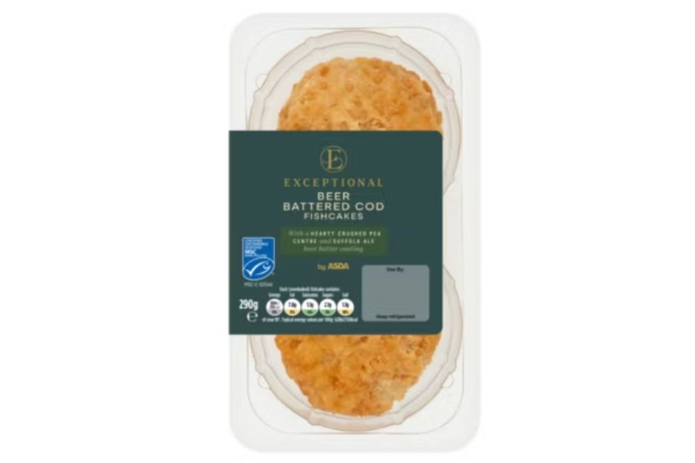 BOLINHOS DE BACALHAU MOLADOS COM CERVEJA