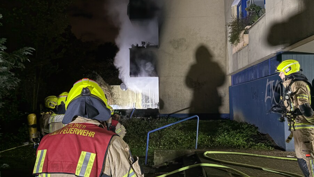 Berlin fire services tackle the blaze