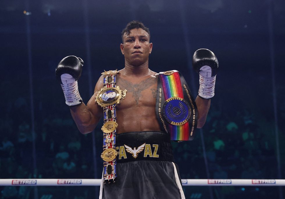 Bilal Fawaz claimed the British and Commonwealth super-welterweight titles at Nottingham's Motorpoint Arena on Saturday evening