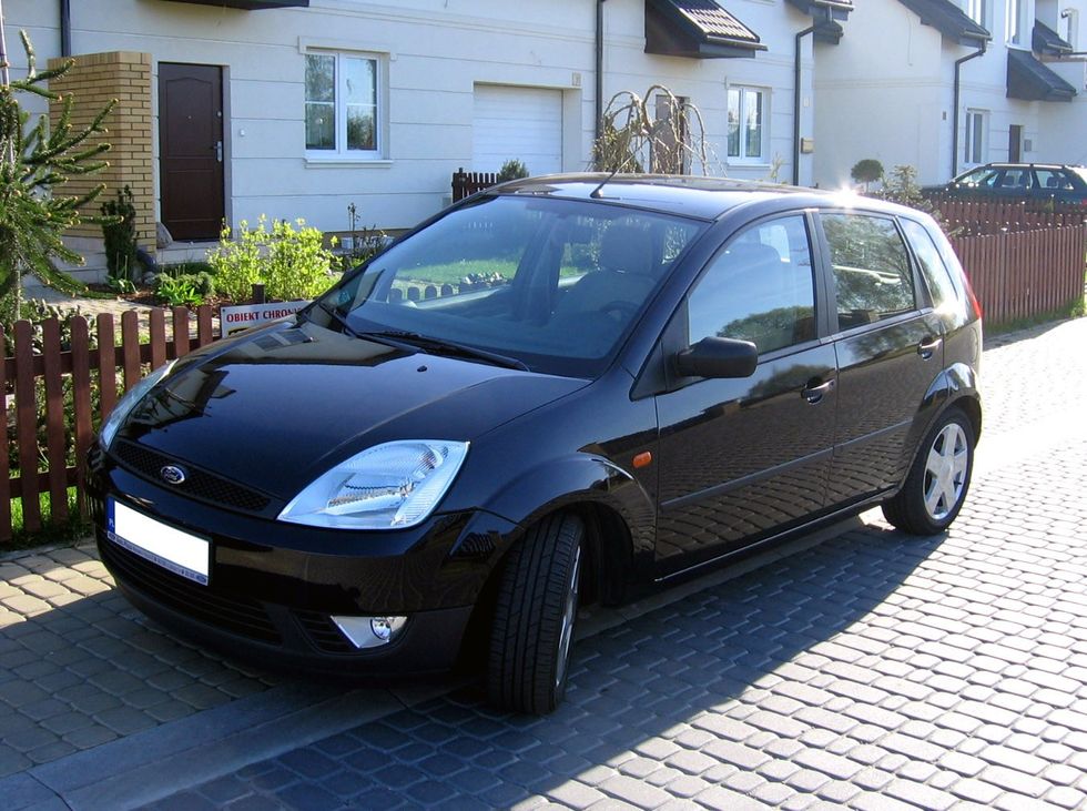 black Ford Fiesta