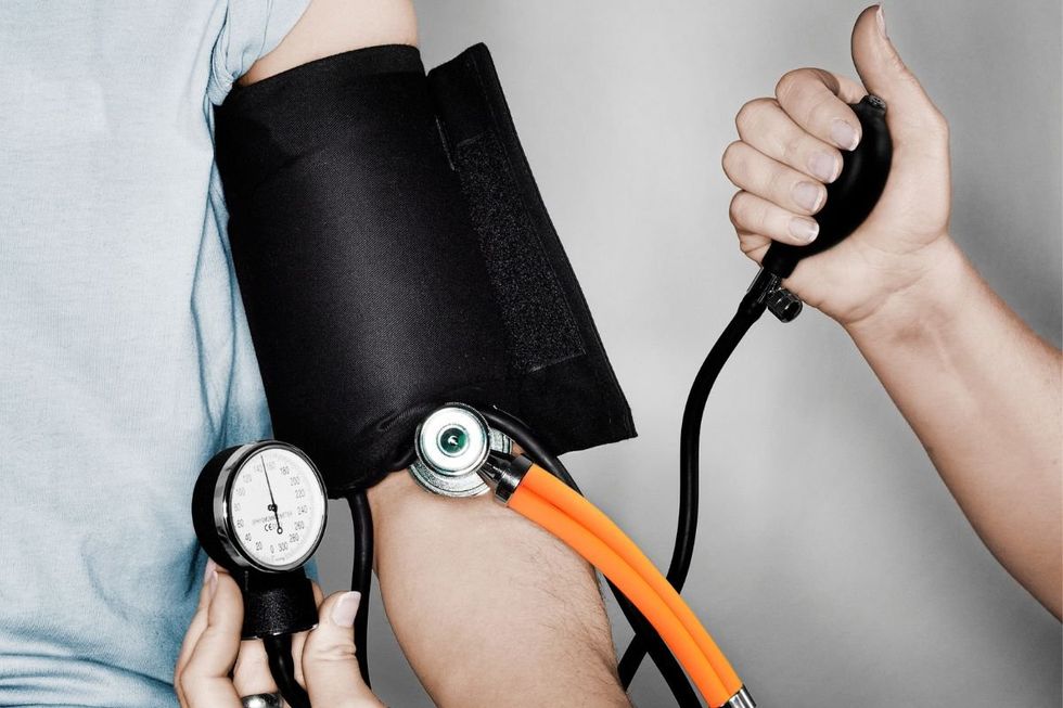 BLOOD PRESSURE MONITOR