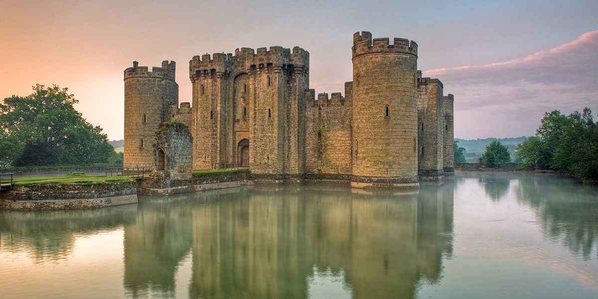NextImg:National Trust: Medieval re-enactor stabbed with sword in weapons display