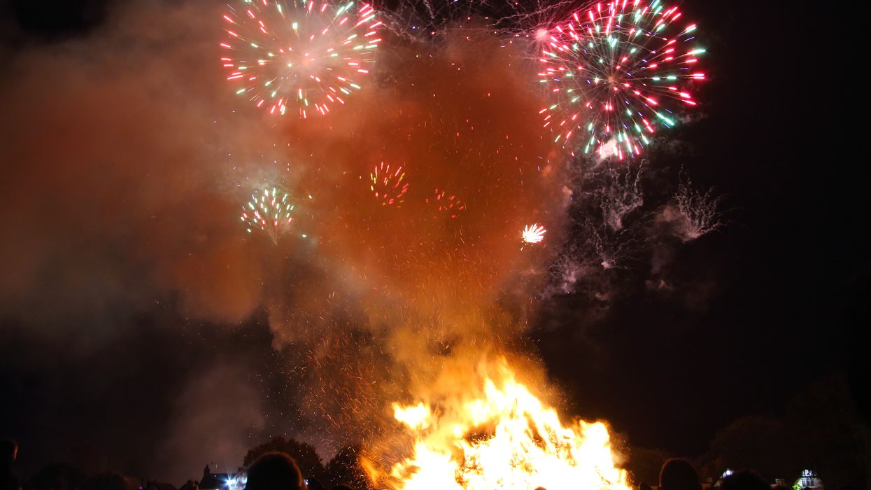 Bonfire night display