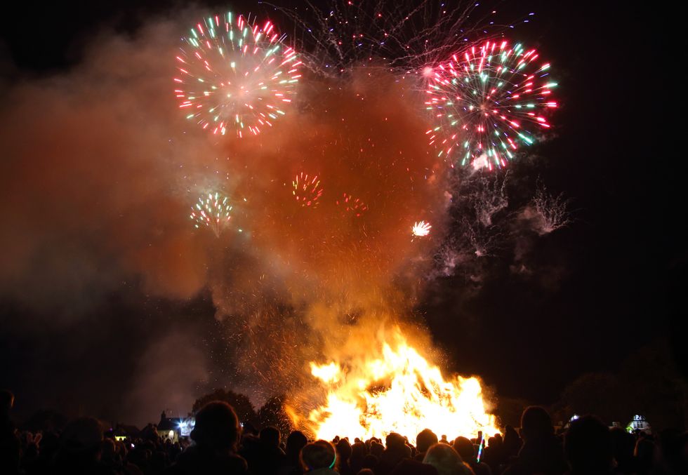 Bonfire night display