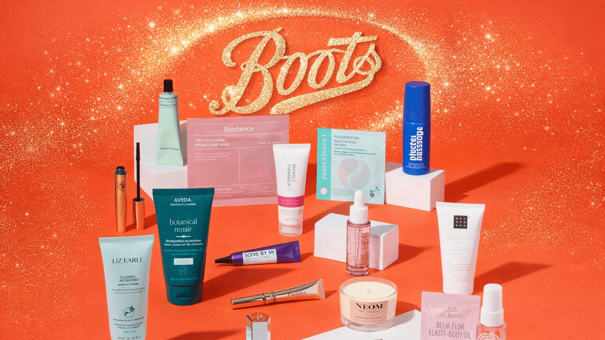 Boots gift box set with logo in the background
