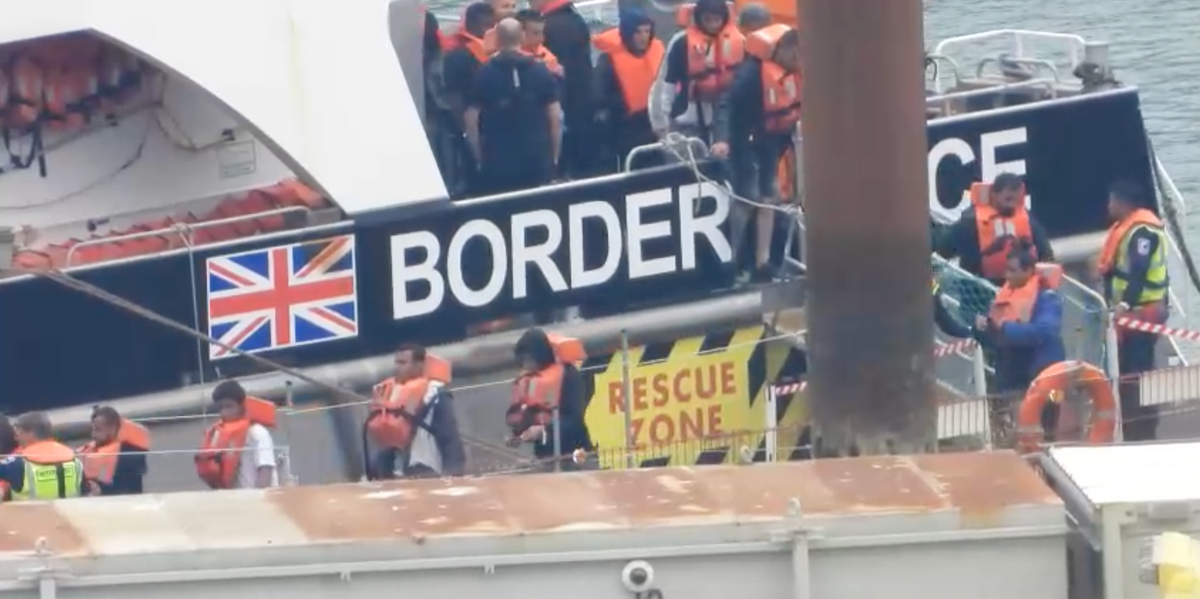 NextImg:More than 1,000 migrants have crossed Channel since Labour elected