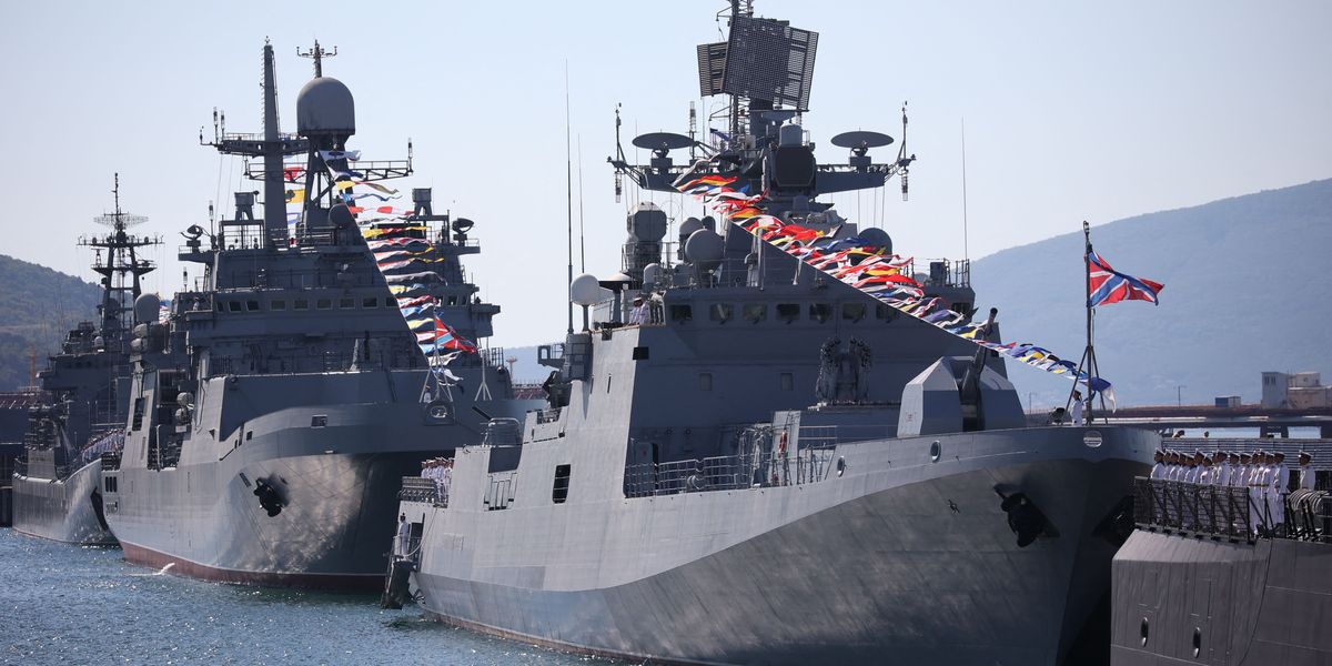 NextImg:Russian warship OPENS FIRE on German helicopter as Putin accused of 'attack' on Nato