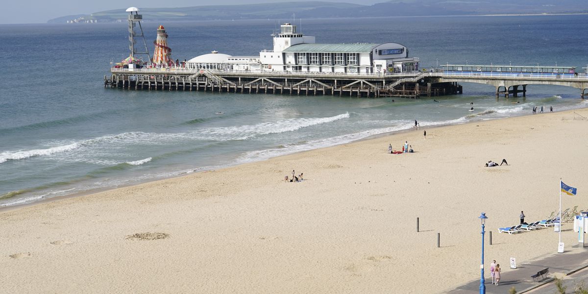 NextImg:Urgent search underway for man who went missing in water off Bournemouth beach