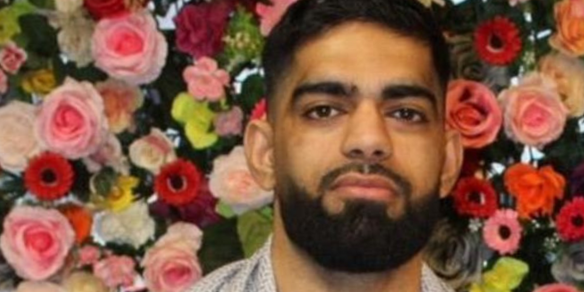 NextImg:THIRTEEN arrested after man chased, beaten and stabbed to death by 'armed gang'