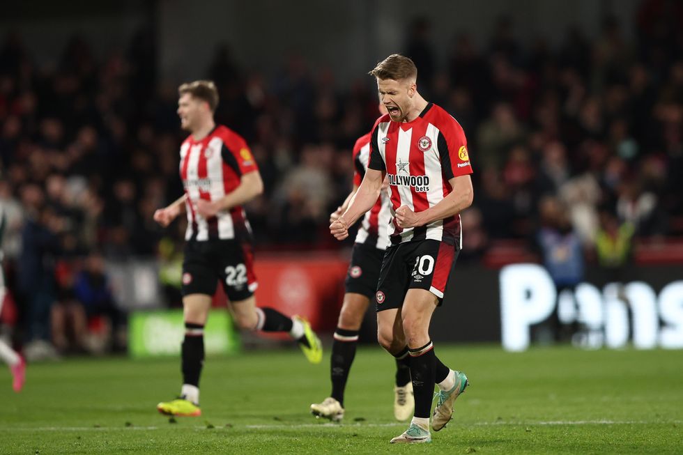 Brentford had 85 touches in Manchester United's box
