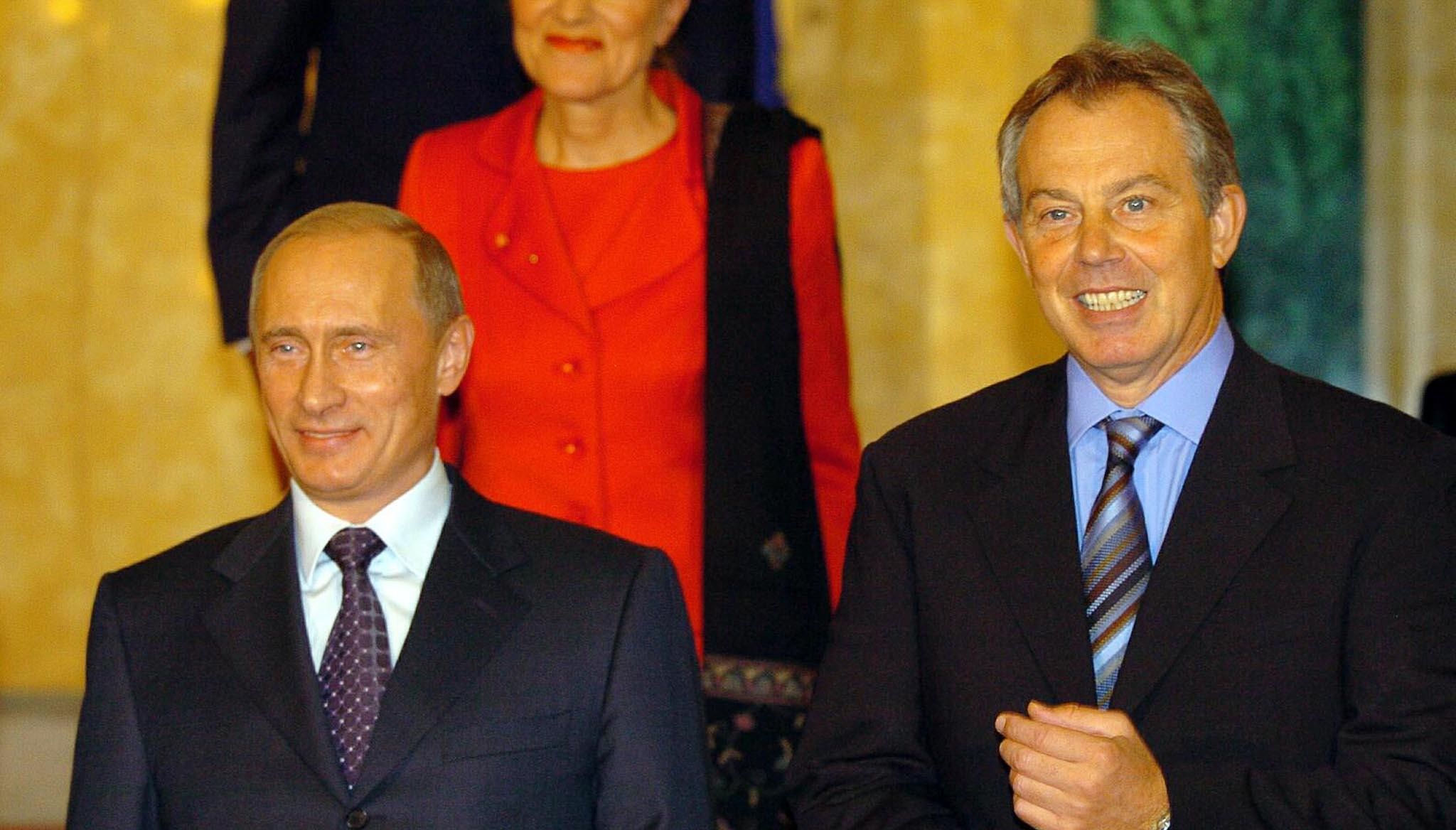 Britain's Prime Minister Tony Blair (R) with Russian President Vladimir Putin at Lancaster House in London, Tuesday October 4, 2005, at the start of the EU-Russia Summit. See PA story POLITICS Russia. PRESS ASSOCIATION Photo. Photo credit should read: Michael Stephens/WPA Rota/PA.