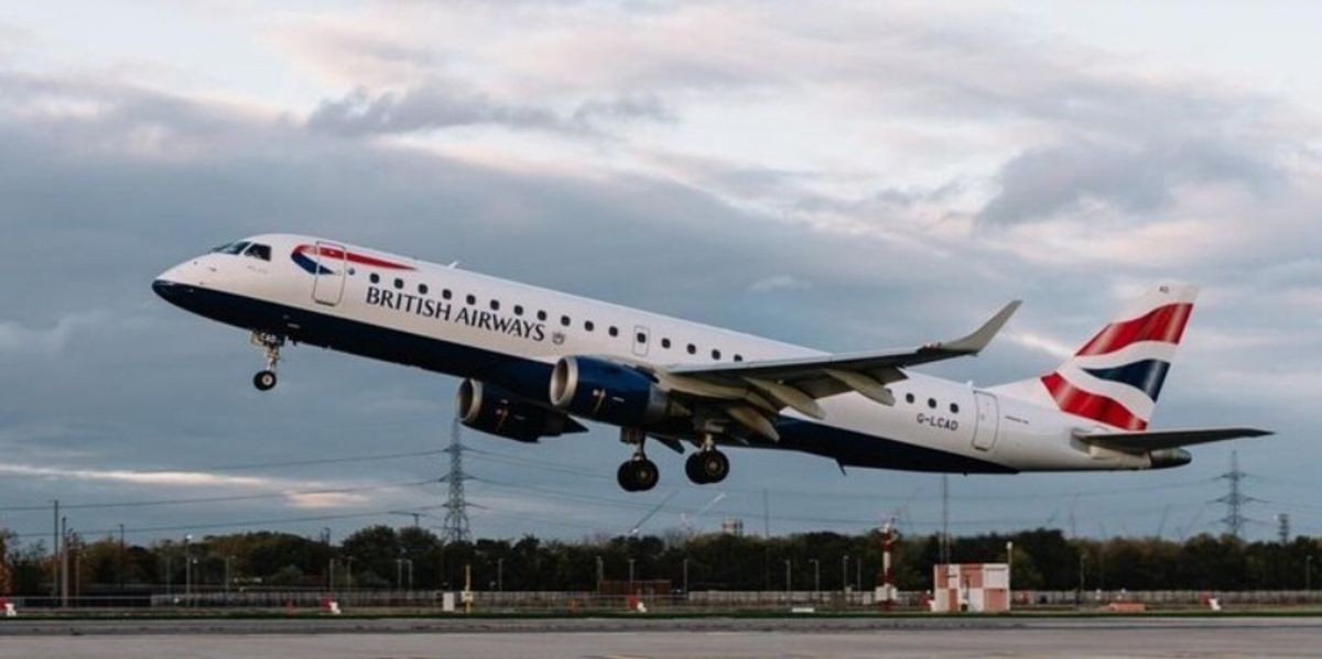 British Airways flight horror as stewardess rushed to hospital after ‘toxic fume leak’ breaks out in cabin British Airways flight horror as stewardess rushed to hospital after ‘toxic fume leak’ breaks out in cabin