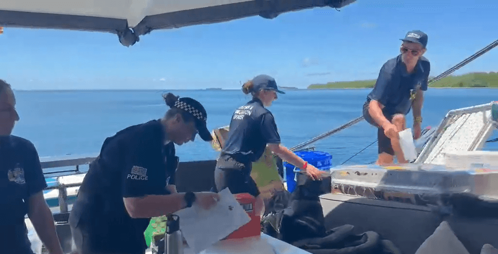 British police board ship bound for Chagos