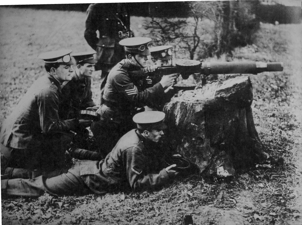 British soldiers operating a Lews Gun (stock)