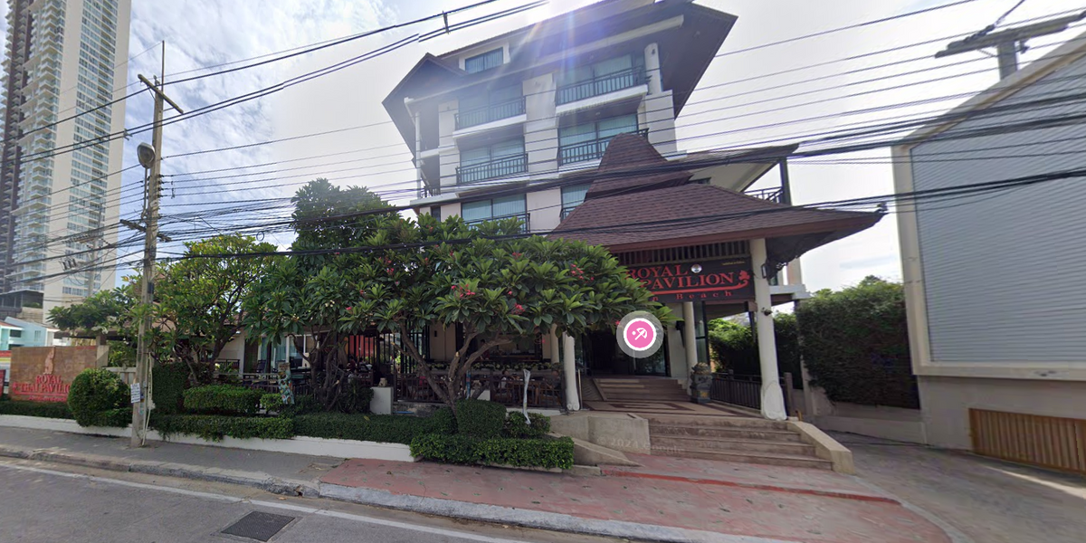 NextImg:Tourist dies at 'good luck' Buddhist shrine after slipping and cracking head open