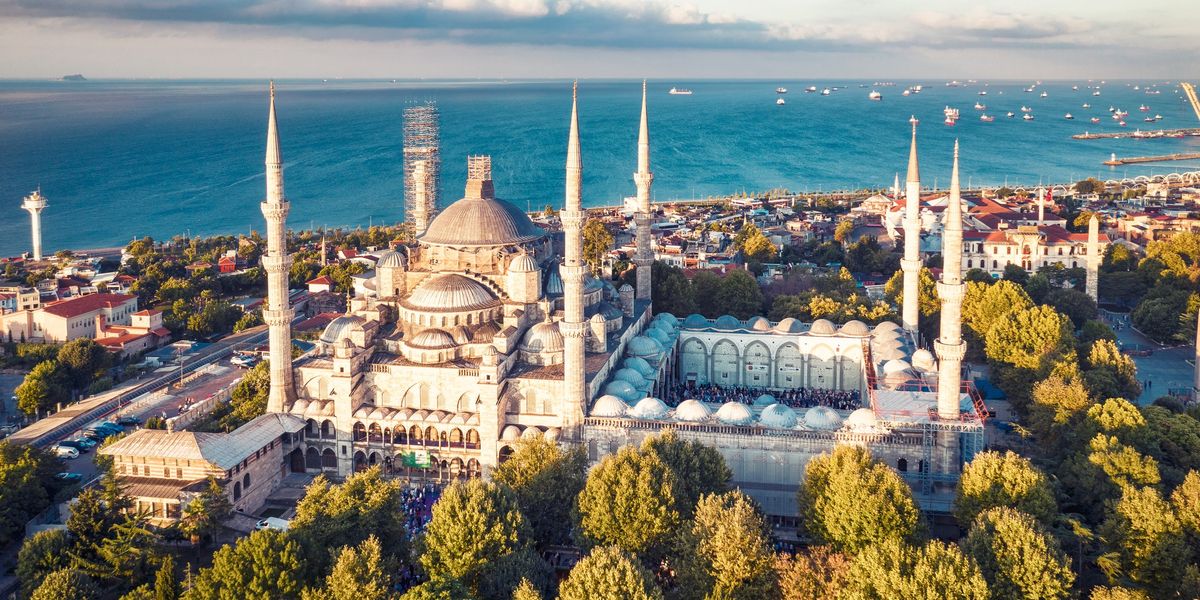 NextImg:Travel warning as deadly alcohol causes death spike in Turkey - 'protect yourself!'