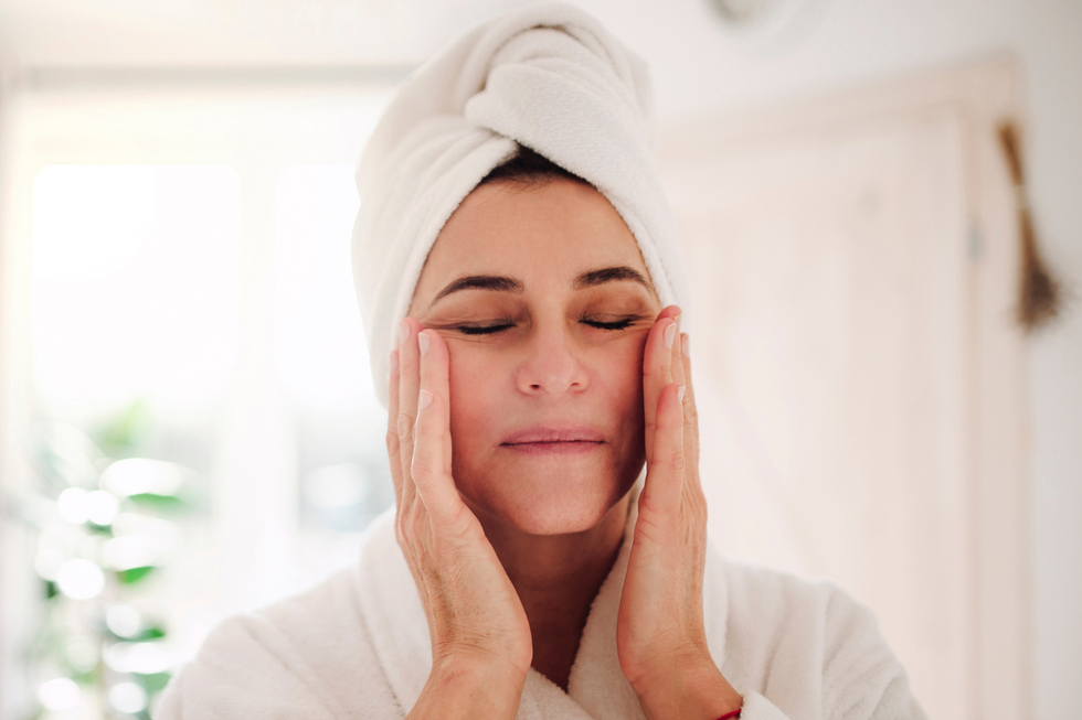 Brunette woman in a white turban