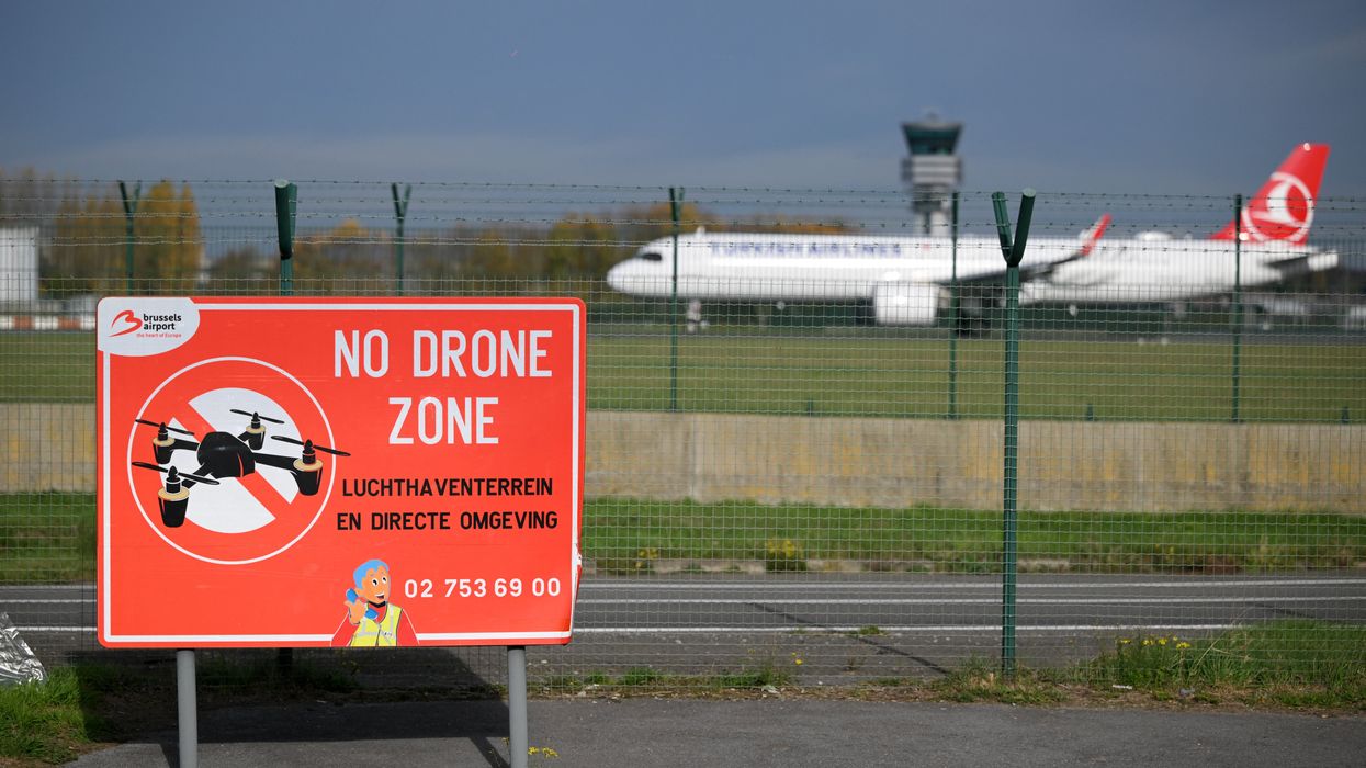 Brussels airport anti-drone sign