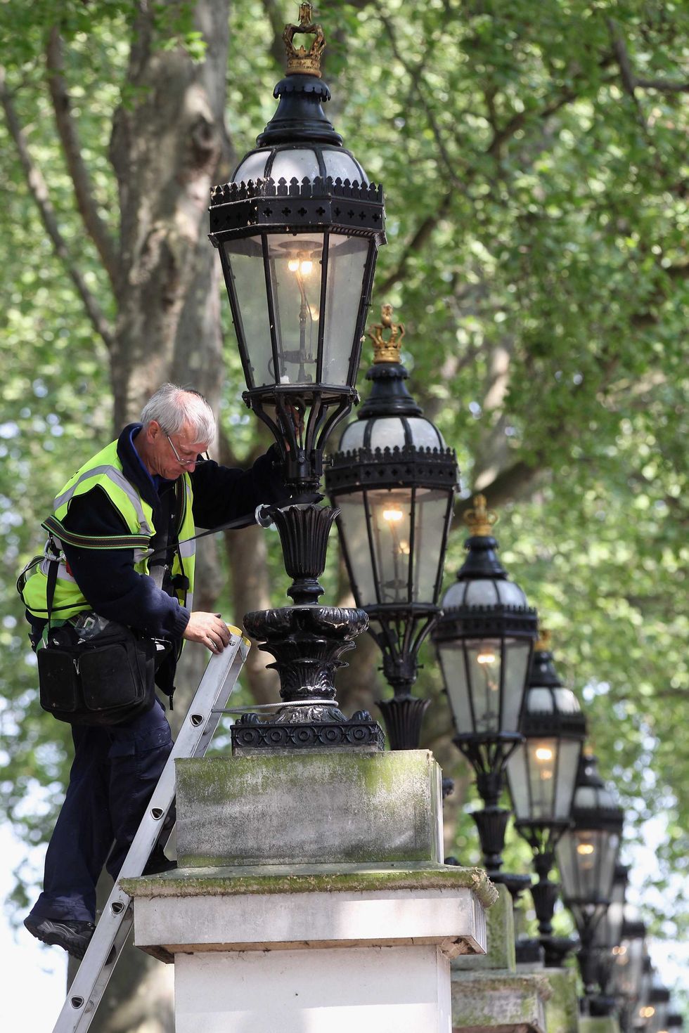 Buckingham Palace gas lamp