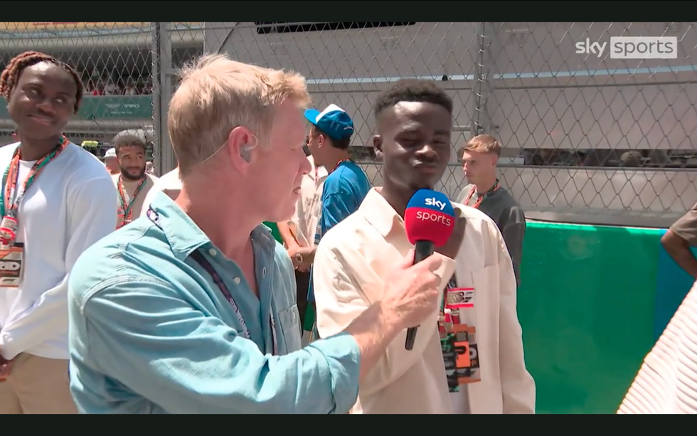 Bukayo Saka, Simon Lazenby