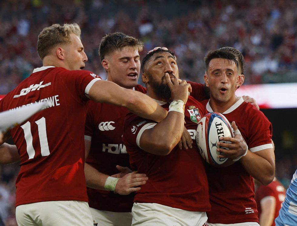 Bundee Aki