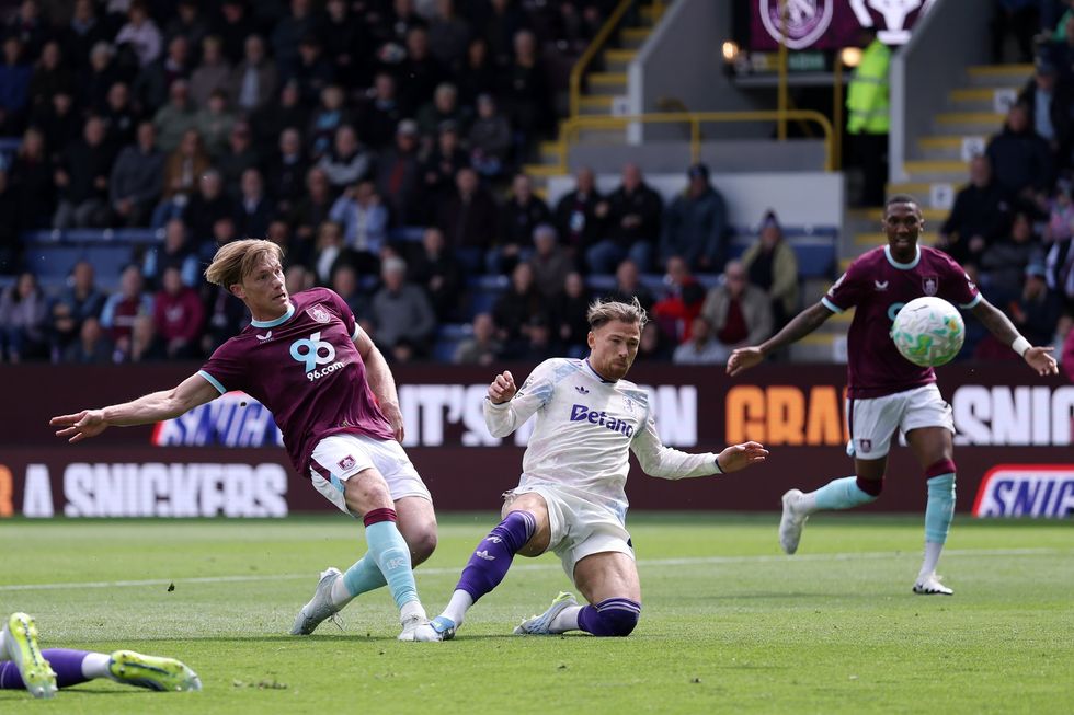 Burnley lutou bravamente para empatar com o Aston Villa