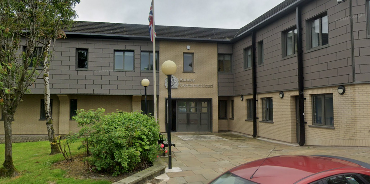 NextImg:Benefits fraudster who falsely claimed £85k pretending she was single spared jail by 'skin of her teeth'