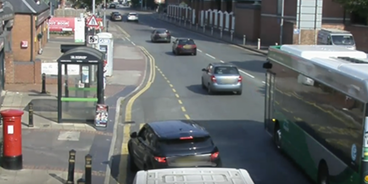 NextImg:New rules to see drivers slapped with £70 fine for parking in bus stops amid impact on the elderly