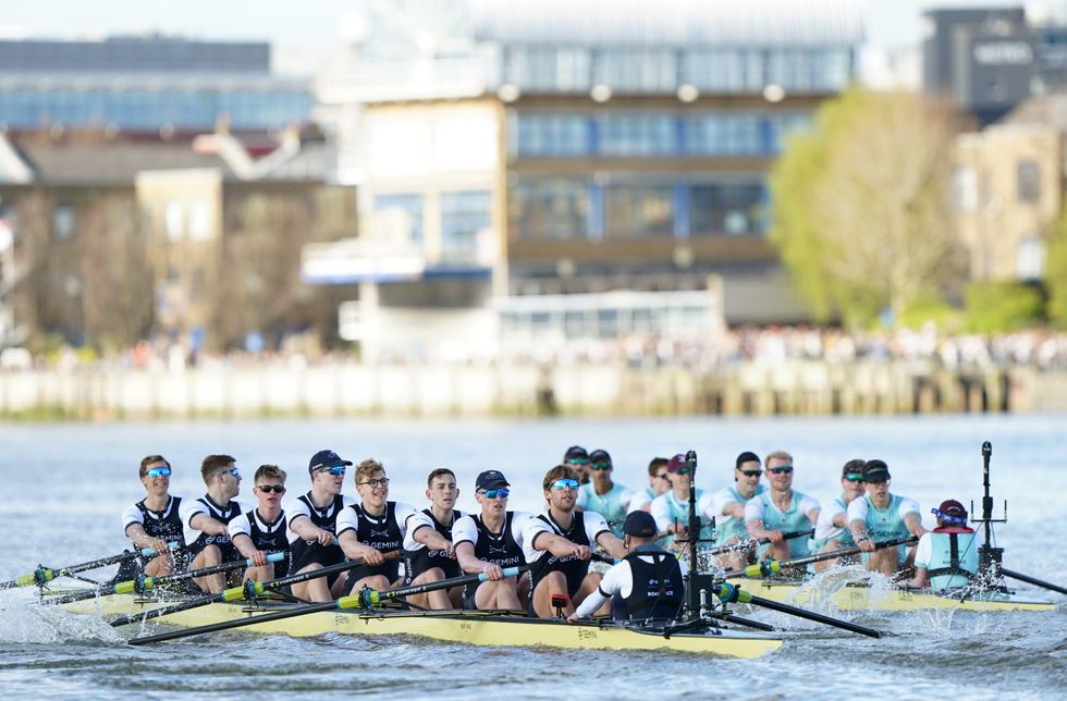 Cambridge thrashed Oxford in the men's race