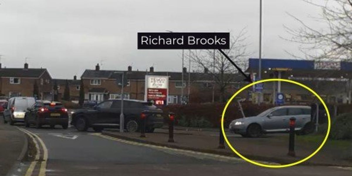 Motorist caught breaching driving ban within minutes of sentence gets triple penalty Motorist caught breaching driving ban within minutes of sentence gets triple penalty