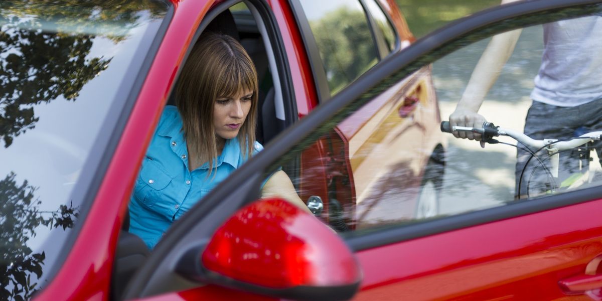 NextImg:Drivers risk £1,000 fine for breaking 'simple' Highway Code rule putting pedestrians and cyclists in danger