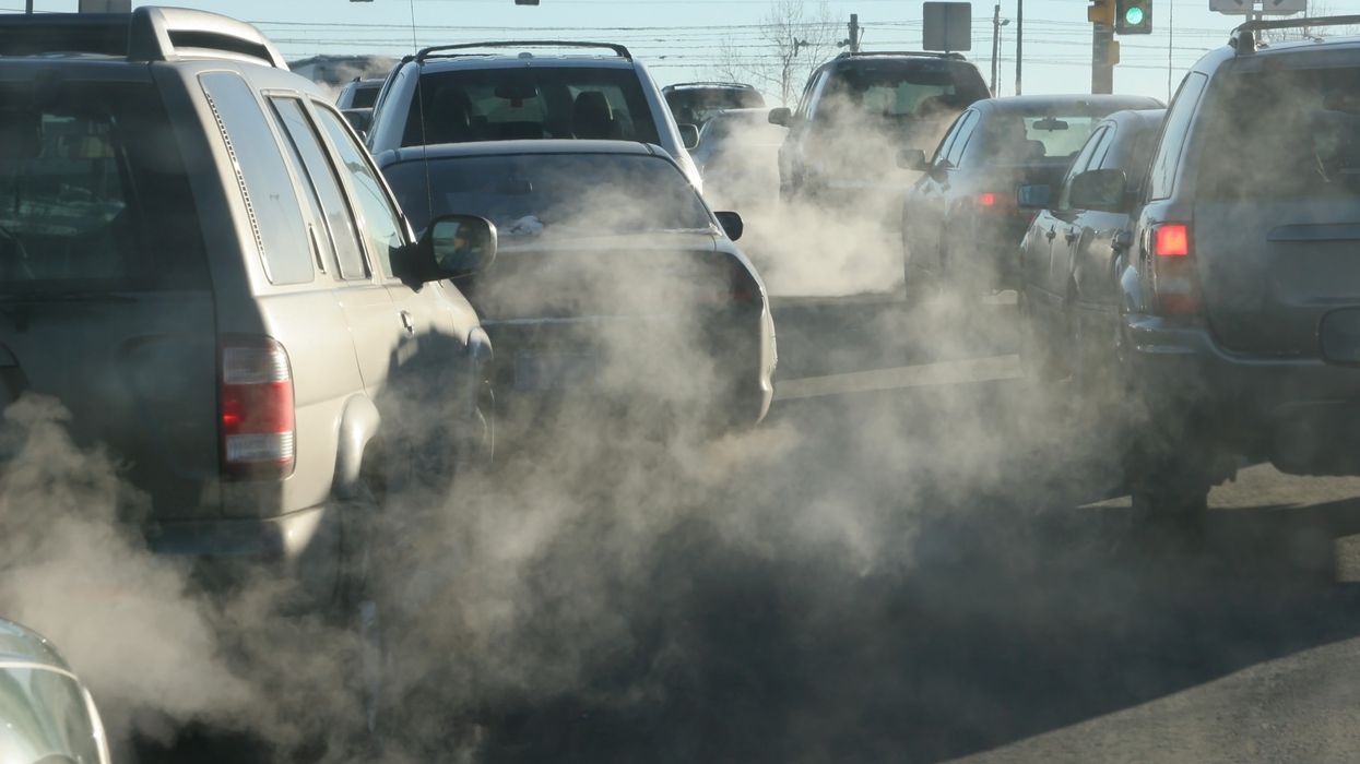 car emissions while in traffic
