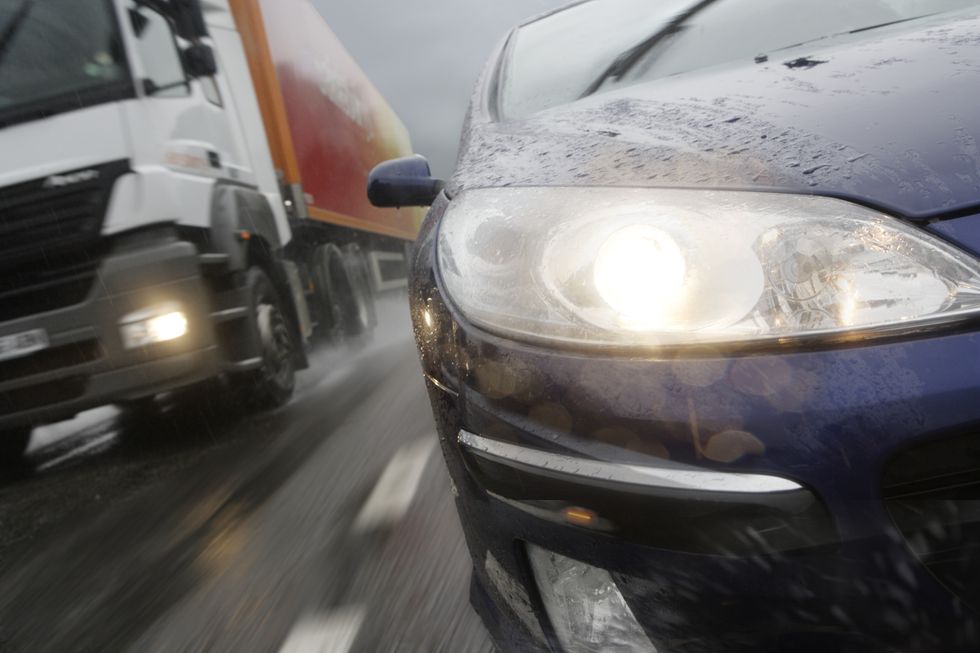 Car headlight 