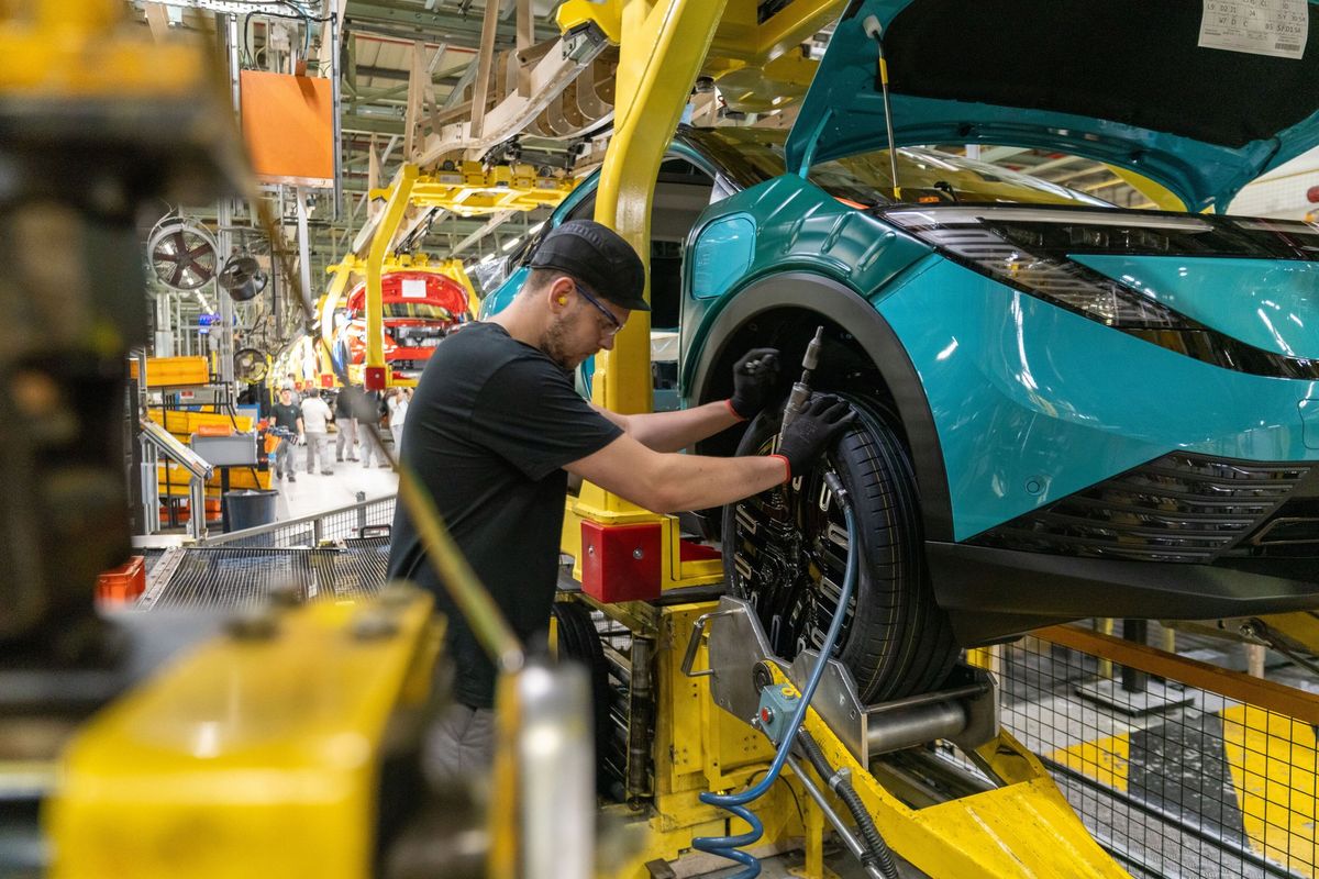 Car production of the new Nissan Leaf
