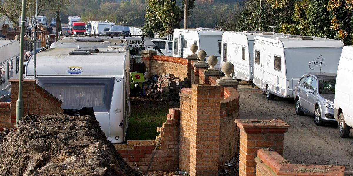 Travellers behind ‘invasion’ of tiny village caught RENTING OUT caravans for £900 per month Travellers behind ‘invasion’ of tiny village caught RENTING OUT caravans for £900 per month