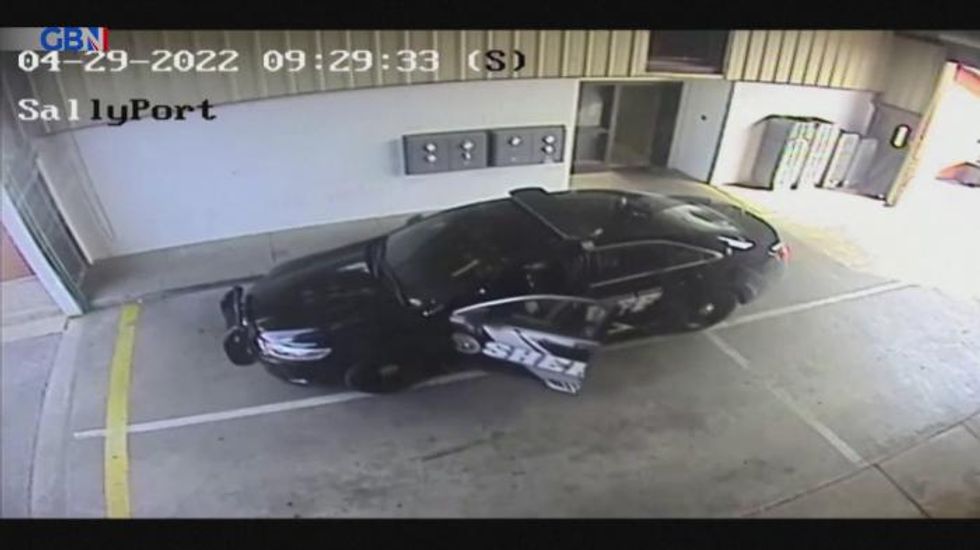 Prison officer shoots herself after attempting getaway with murder suspect lover