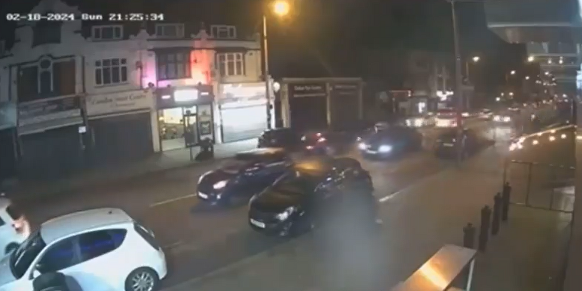 NextImg:One dead after 'serious' car crash in Birmingham involving six vehicles due to 'dangerous driving'