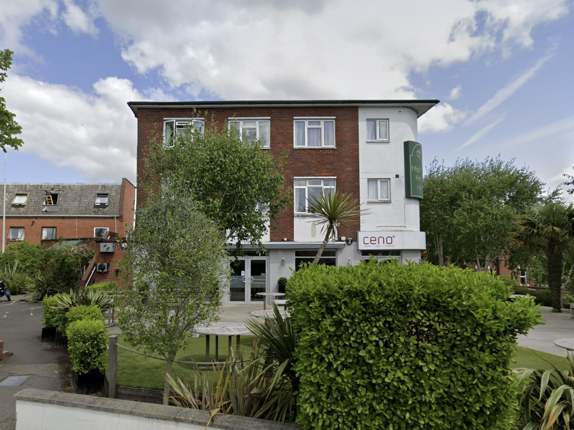 Ceno Bar and Restaurant