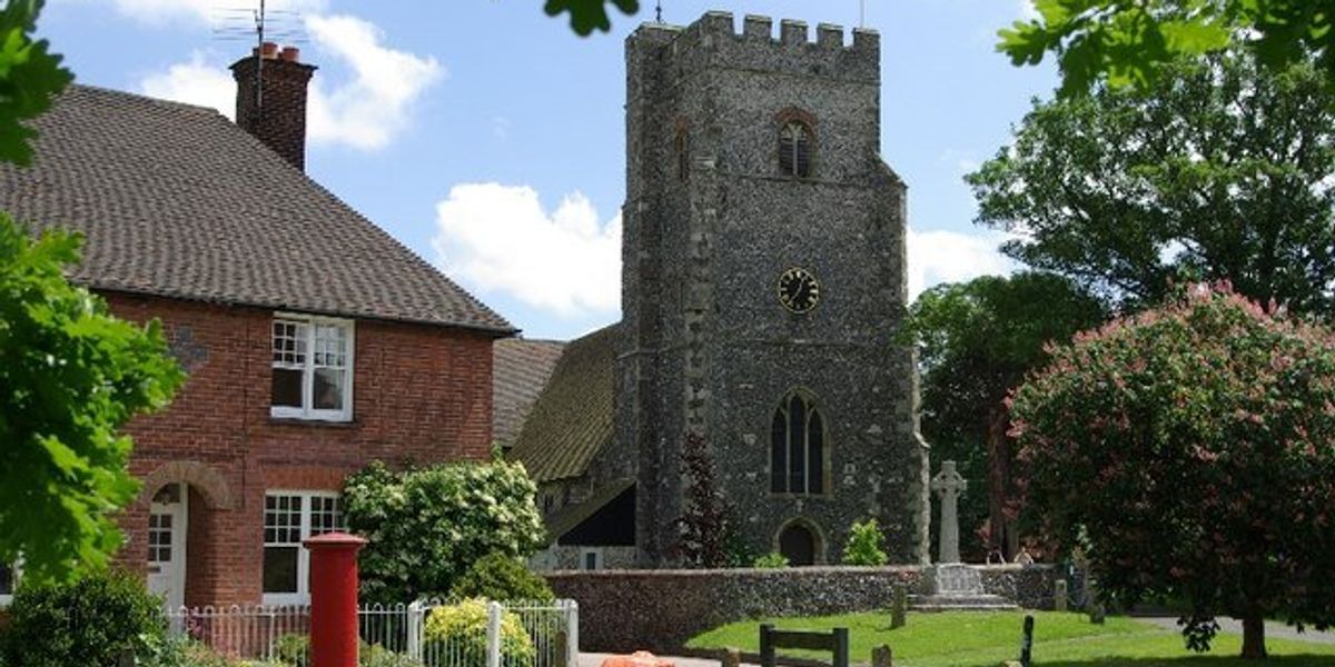 Kent residents ‘forced’ to spend thousands buying grass verges amid traveller ‘land grab’ fears Kent residents ‘forced’ to spend thousands buying grass verges amid traveller ‘land grab’ fears