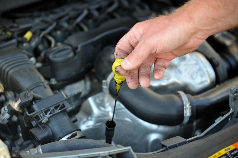 Checking engine oil