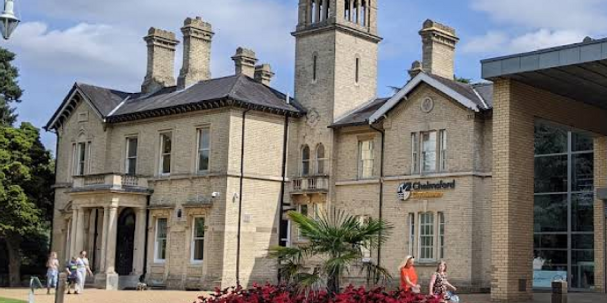 NextImg:'Completely unnecessary!' Council sparks fury after spending £25k to change iconic museum's name by one word