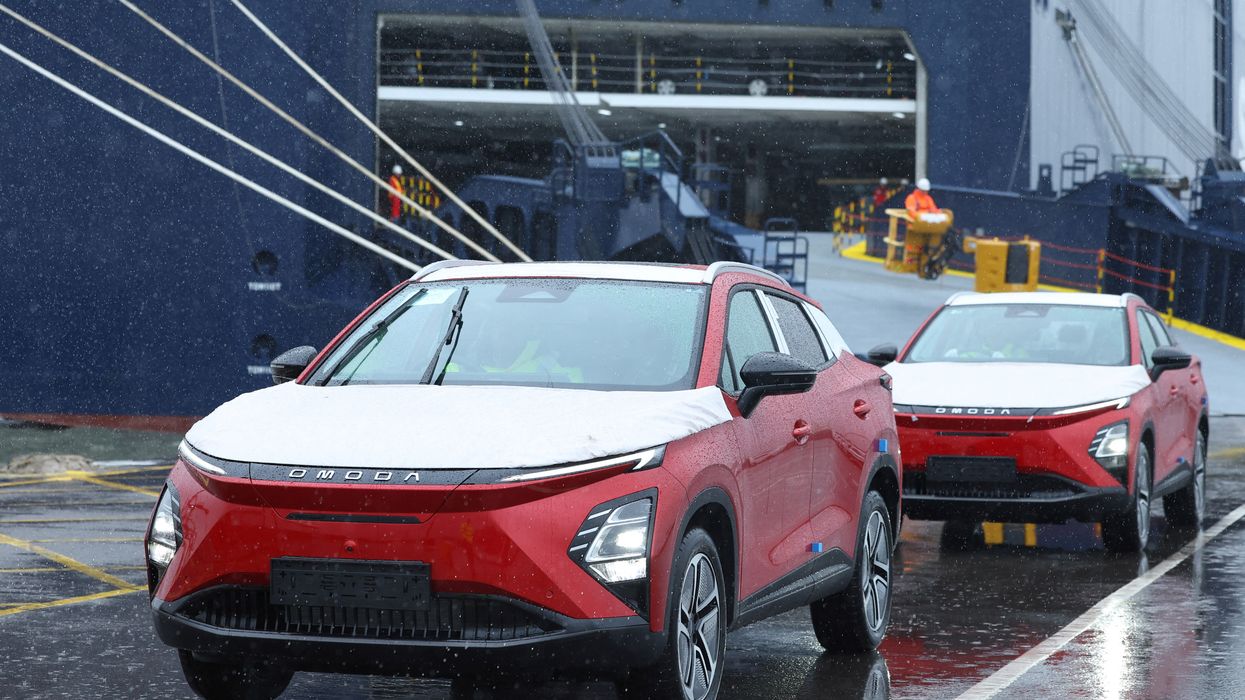 Chery's Omoda 5 driving away from Bristol Dock