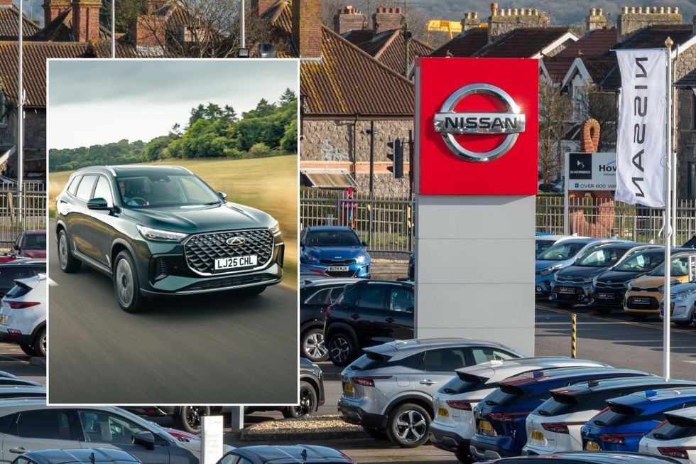 Chery Tiggo 8 and a Nissan dealership