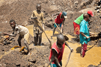 Child miners at a Coltan mine