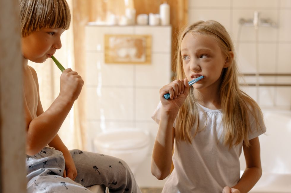 Children brushing their teeth