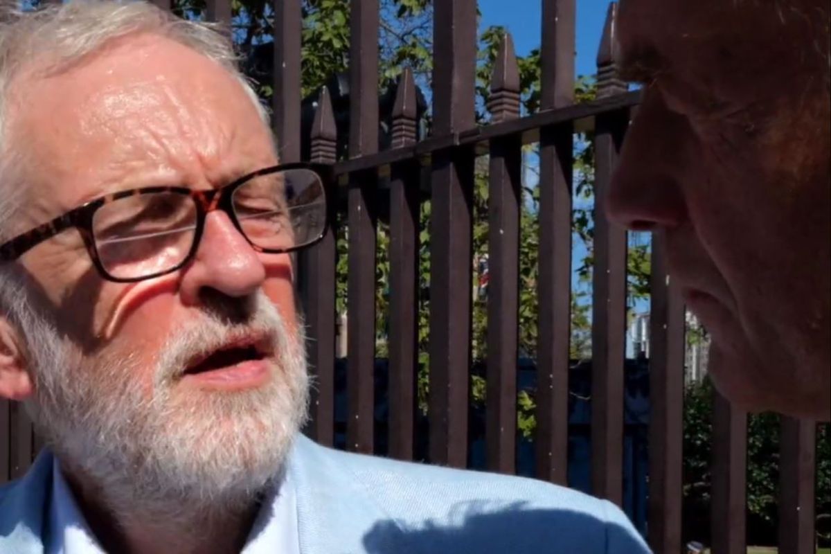 Chris Packham speaks to Jeremy Corbyn