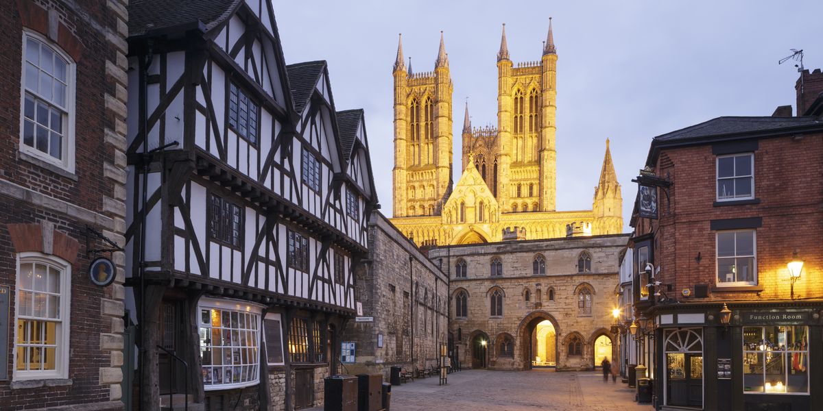 NextImg:England's oldest Christmas market forced to shut because it was 'so popular' that it was a 'safety risk'