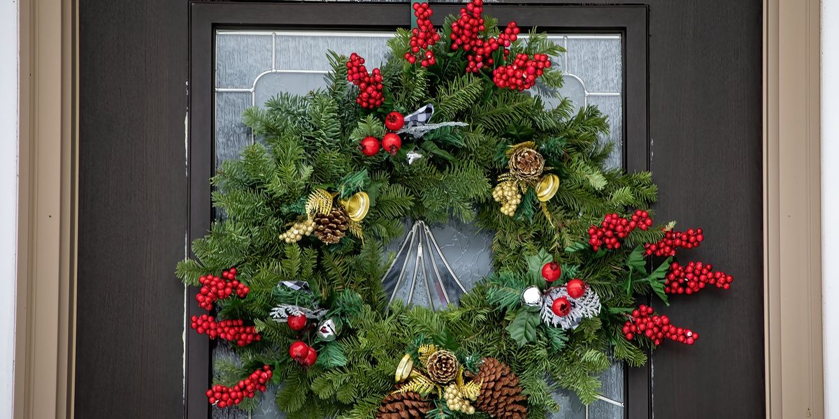 Killjoy council threatens to FINE residents over front door Christmas wreaths Killjoy council threatens to FINE residents over front door Christmas wreaths