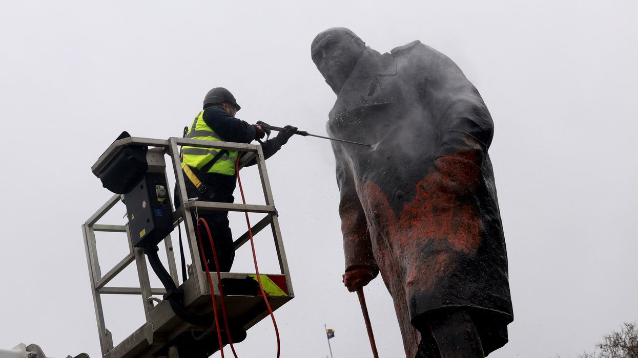 Churchill statue cleaned